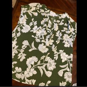 Sugarlips Green and White Floral Blouse